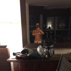 Kim Kardashian naked selfie on snapchat