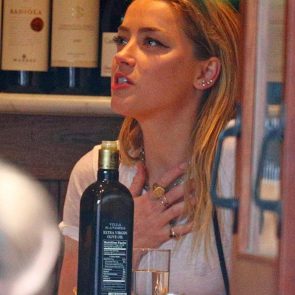 Amber Heard eating dinner