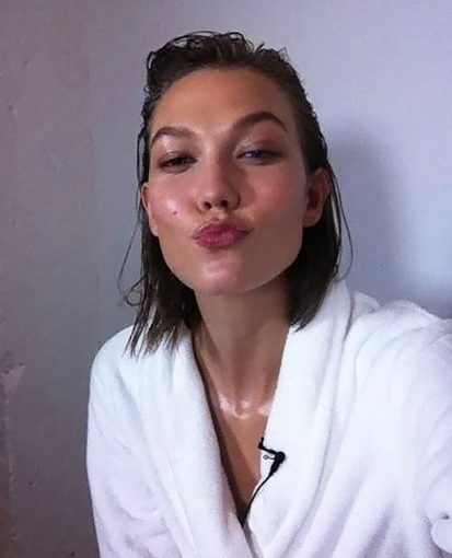 Karlie Kloss Nude & Sexy Pics And LEAKED Porn