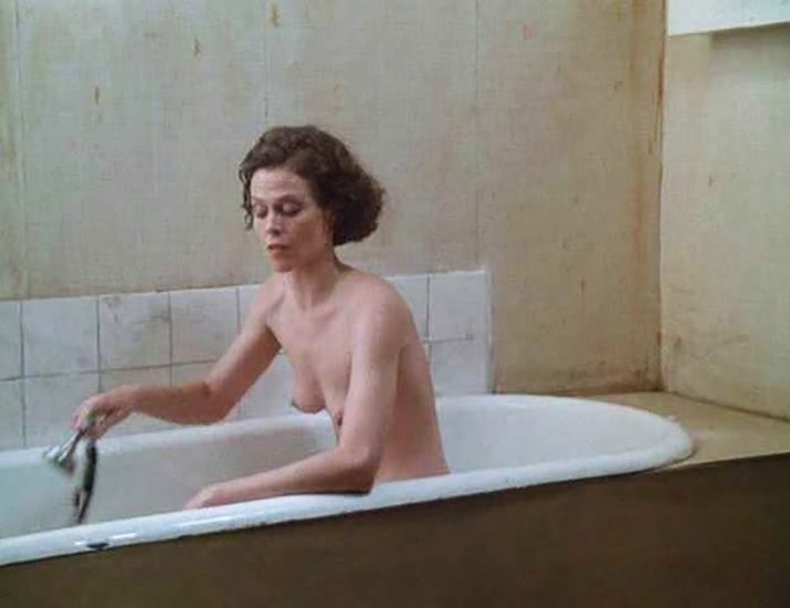 Sigourney Weaver hot nude scene