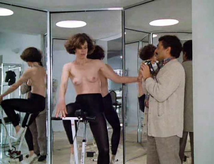 Sigourney Weaver tits