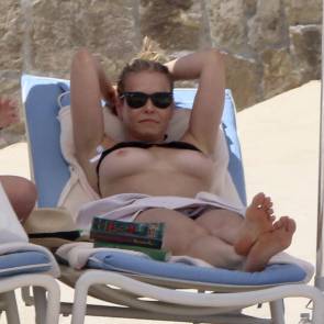 topless chelsea handler sunbathing with her tits exposed
