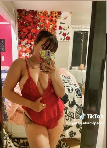 Daniellamfperez / Daniperwz Nude Leaks Onlyfans  – Leaked Models