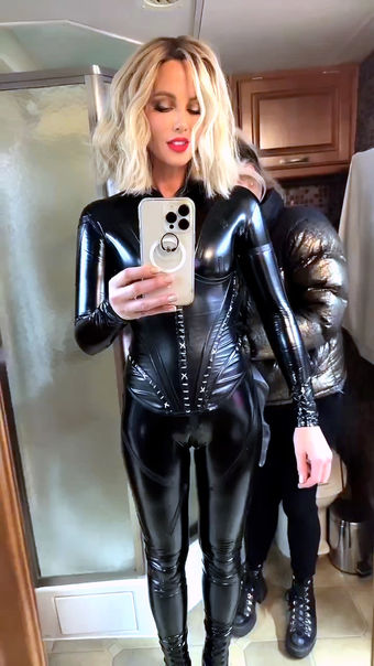 Kate Beckinsale Nude Leaks OnlyFans Photo 61