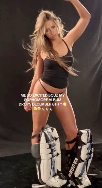 Tate McRae Nude Leaks OnlyFans Photo 35