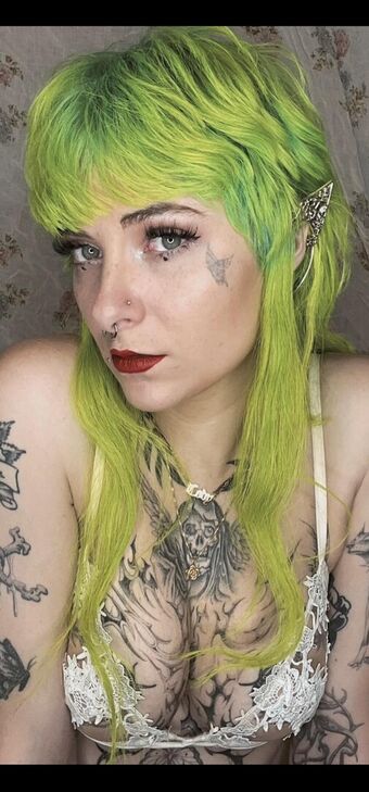 Avalon Valore Nude Leaks OnlyFans Photo 9