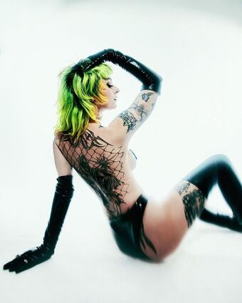 Avalon Valore Nude Leaks OnlyFans Photo 17