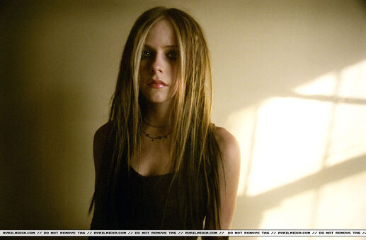 Avril Lavigne Nude Leaks OnlyFans Photo 49