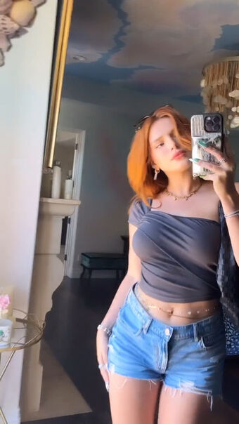 Bella-thorne Nude Leaks OnlyFans Photo 289