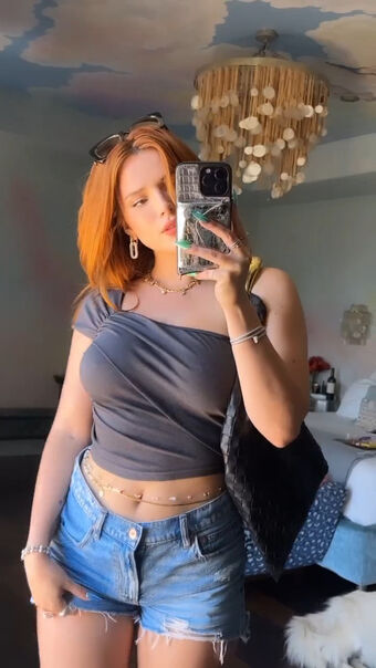 Bella-thorne Nude Leaks OnlyFans Photo 296