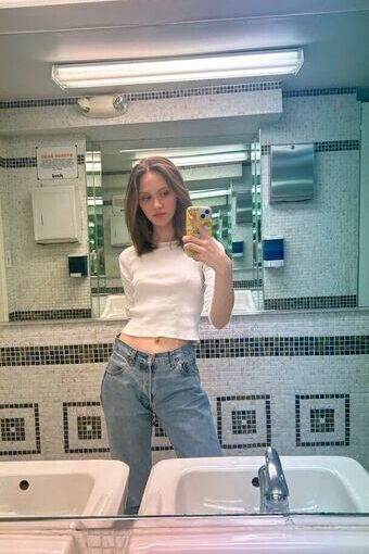 Iris Apatow / irisapatow Nude Leaks OnlyFans  – Leaked Models