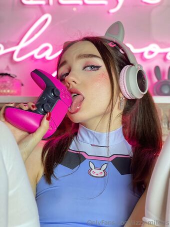 Lizzy Youngy Nude Leaks OnlyFans Photo 14