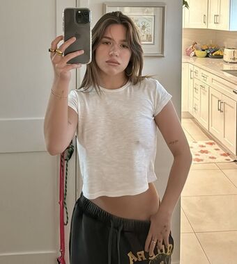 Mackenzie Ziegler Nude Leaks OnlyFans Photo 86