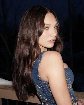 Maddie Ziegler Nude Leaks OnlyFans Photo 114