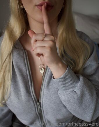 urfemaledom Nude Leaks OnlyFans Photo 17