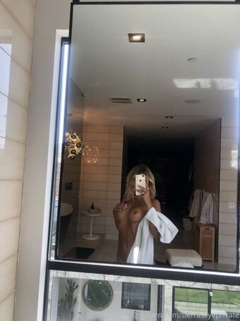 Sierra Egan / Sierra Skye / sierraaaskyee / sierraskyeprivate Nude Leaks OnlyFans  – Leaked Models