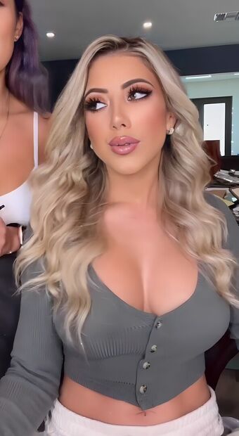 Valeria Orsini Nude Leaks OnlyFans Photo 23