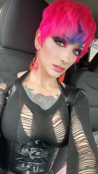 creepypinkyg13 Nude Leaks OnlyFans Photo 4