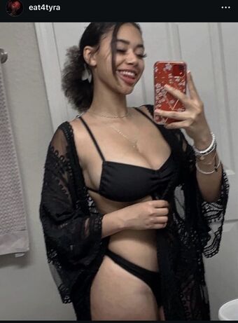 Eat4tyra Nude Leaks OnlyFans Photo 1