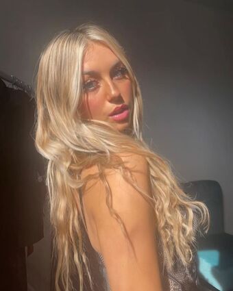 Esme Alicia Nude Leaks OnlyFans Photo 19