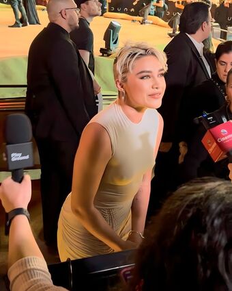 Florence Pugh Nude Leaks OnlyFans Photo 147