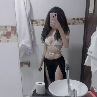 sxrtralinaa Nude Leaks OnlyFans Photo 1
