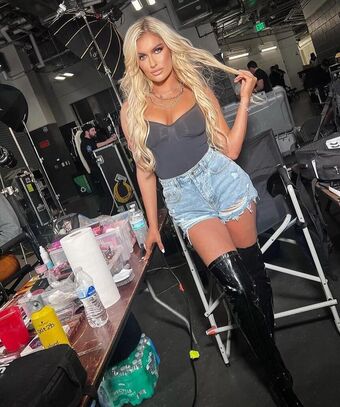 Mariah May Nude Leaks OnlyFans Photo 29