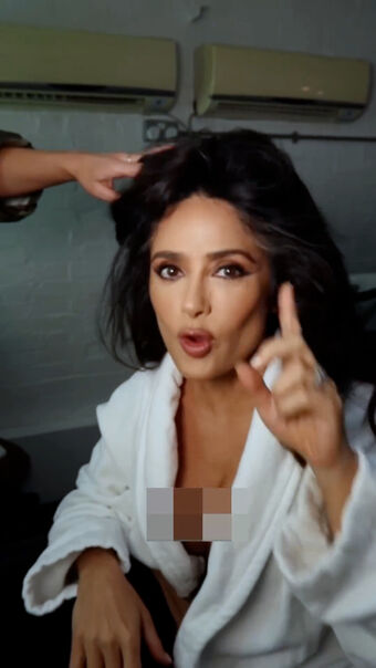 Salma Hayek Nude Leaks OnlyFans Photo 177