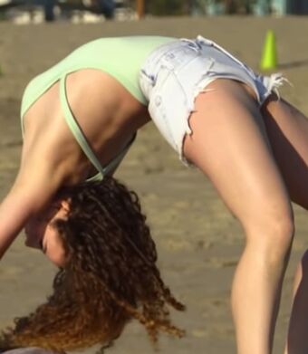 Sofie Dossi Nude Leaks OnlyFans Photo 37