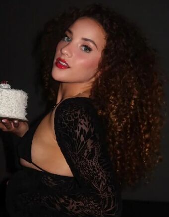 Sofie Dossi Nude Leaks OnlyFans Photo 40