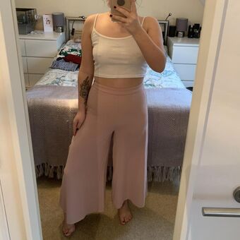 Swindon Girls / beck_vaux / piercedpetite / swindontownwfc Nude Leaks OnlyFans  – Leaked Models
