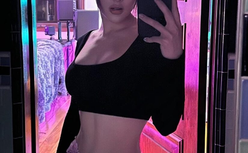 Andrea Botez Sexy Outfit Mirror Selfies Set Leaked – Influencers GoneWild