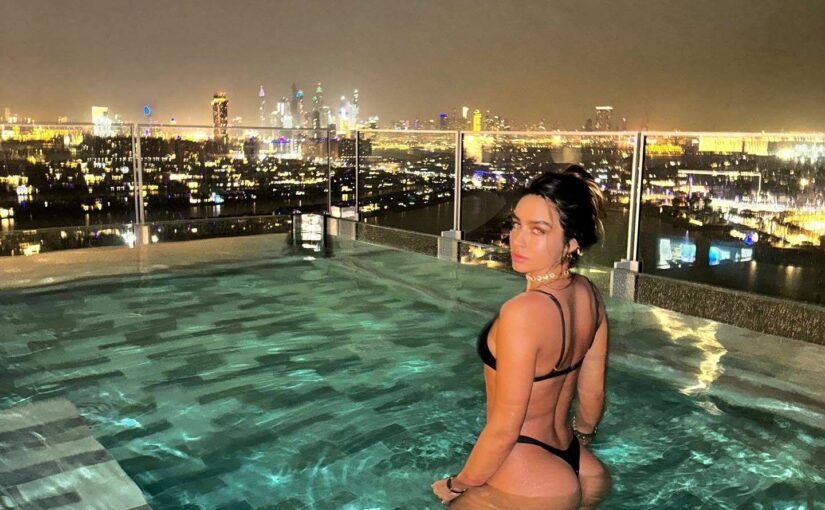 Sommer Ray Looks Hot in a Bikini as She Poses in the Pool (11 Photos)