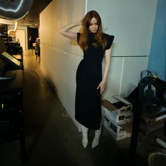 Karen Gillan Nude Leaks OnlyFans Photo 86