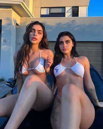 Katie & Lauren Hamden Nude Leaks OnlyFans Photo 2