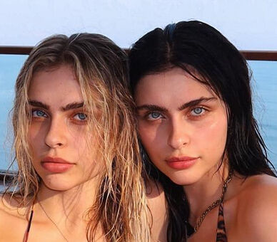 Katie & Lauren Hamden Nude Leaks OnlyFans Photo 11