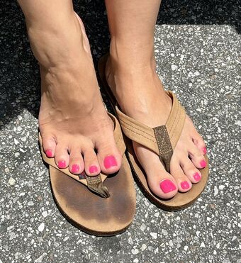 kim_kisses_foot_goddess Nude Leaks OnlyFans  – Leaked Models