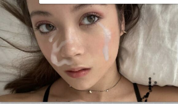 Laufey And Junia Nude Leaks OnlyFans Photo 2