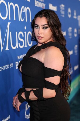 Lauren Jauregui Nude Leaks OnlyFans Photo 37