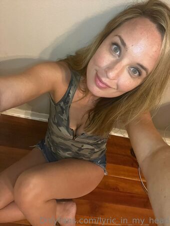 lyric_in_my_head Nude Leaks OnlyFans Photo 29