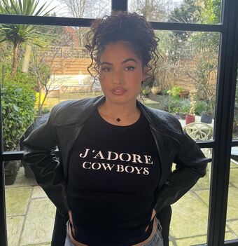 Mabel Nude Leaks OnlyFans Photo 4