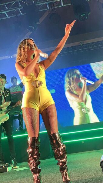 Maren Morris Nude Leaks OnlyFans Photo 10