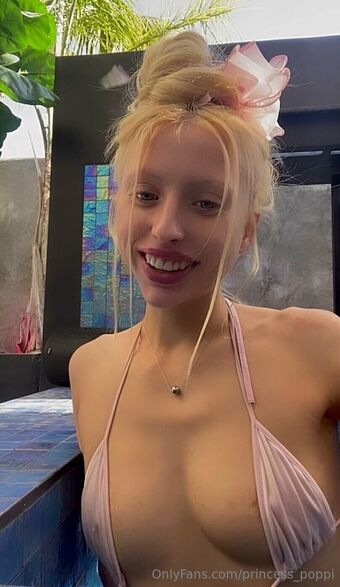 Princess_Poppi Nude Leaks OnlyFans Photo 2