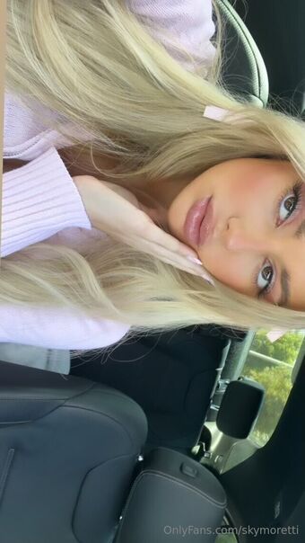 skymoretti Nude Leaks OnlyFans Photo 16