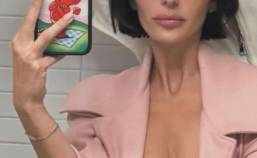 Becky Hearn Sexy (3 Photos)