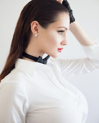 Alina Lewis Nude Leaks OnlyFans Photo 17