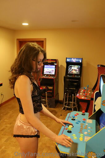 elenakoshkaxoxo Nude Leaks OnlyFans Photo 29