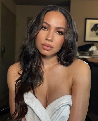 Jurnee Smollett Nude Leaks OnlyFans Photo 31