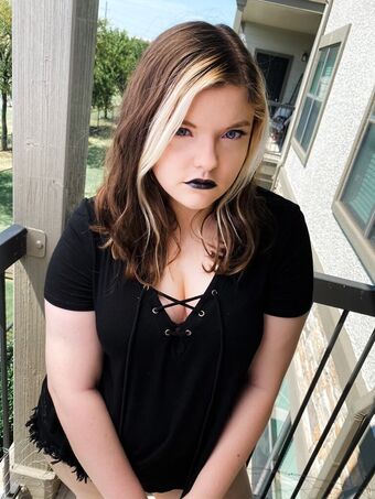 Meg Kaylee Nude Leaks OnlyFans Photo 22