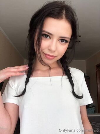 Mollylo Nude Leaks OnlyFans Photo 2